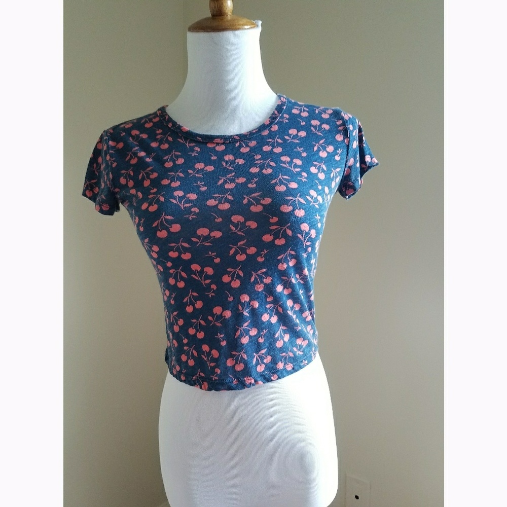Aeropostale cherry tee. Size s/p